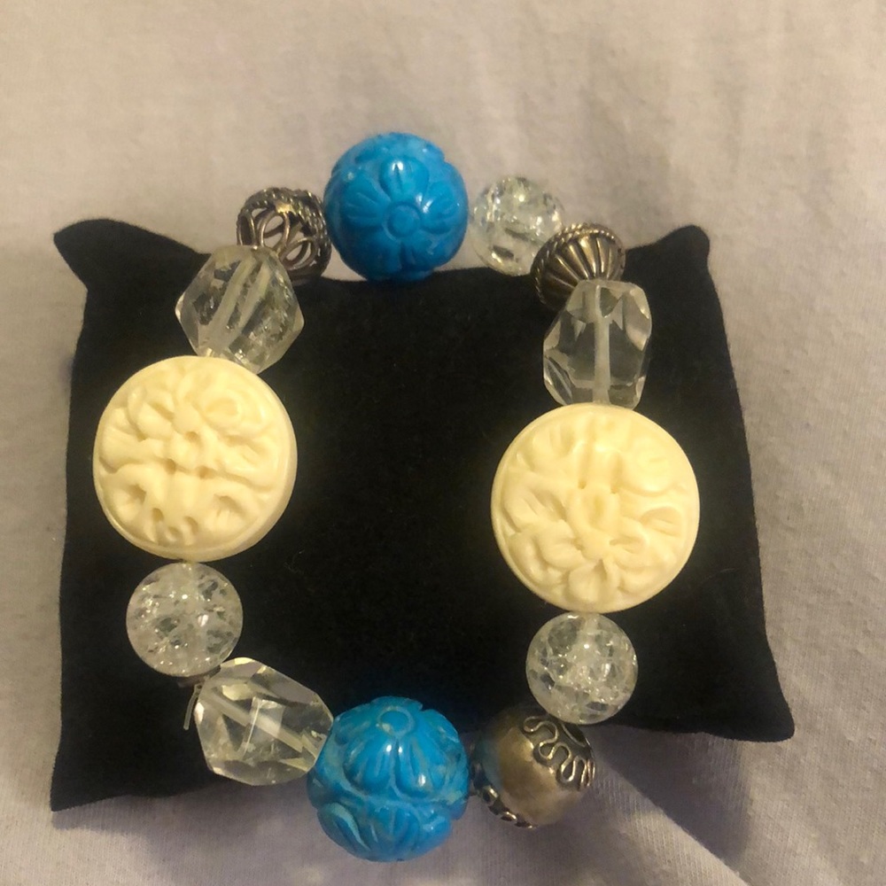 Multimedia and multicolored stretch bracelet